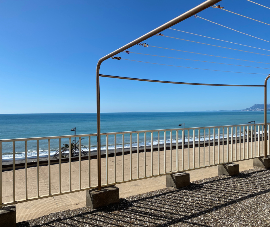 Bordighera bilocale fronte mare con terrazzo