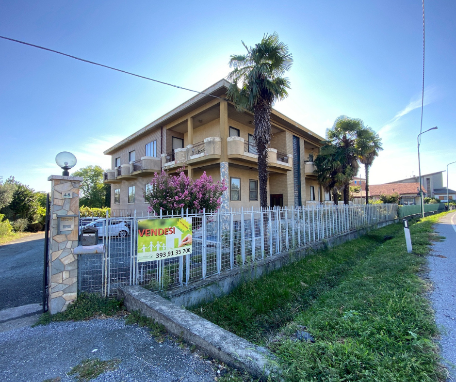 Appartamenti a Mathi con giardino